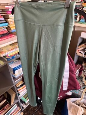Women’s Sage Green Active Leggings